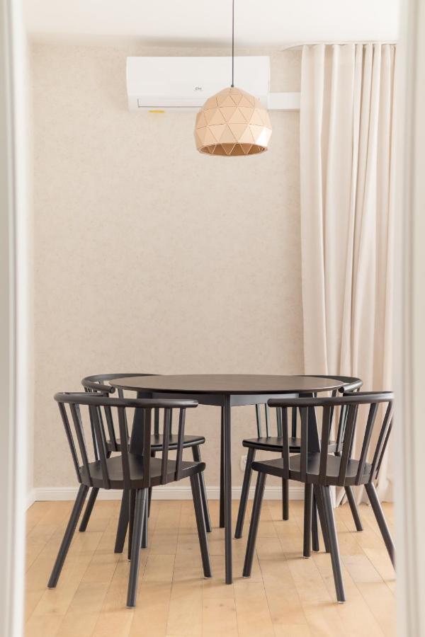 Grand Theater Beige Apartment Varşovia Exterior foto