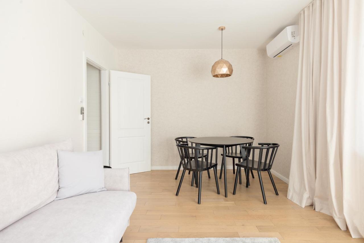 Grand Theater Beige Apartment Varşovia Exterior foto